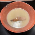 徳ㇵ本也 - グジと胡麻豆腐入り春キャベツのすり流し