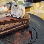 琵琶湖 - 生チョコレートケーキ