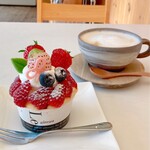 Morinoki Ichigo Batake Kafe - プチベリーとカフェラテ