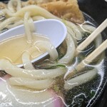 博多さぬきうどん - 麺は不揃いながら味がある