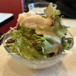 L.A.CAFE - 日替りランチ
▪️トマトチーズパスタ大盛り¥950
　※サラダ、コーヒー、ティー(ICE  or  HOT)付
　※大盛りは¥50