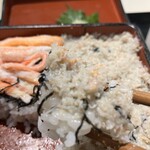 ビストロカフェ ももてなし家 - ほぐし身は蟹味噌と絡めて炒めたんだって