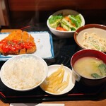 Rutsubo - 日替り定食（チキンカツトマトソース）