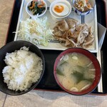 手打ちうどん天真庵 - 移転後の生姜焼き定食、500円