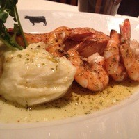 37 Steakhouse & Bar - エビとサーモンのグリル
