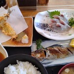 魚河岸 丸天 - 鰯の刺身、天ぷら、塩焼き