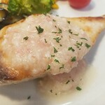 キッチン ブルー グローブ - 桜の花と塩麹ソースのアップ