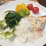 キッチン ブルー グローブ - 次はほうれん草も乗せて