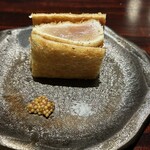 炭焼 TORI8 - チキンカツサンド、自家製マスタード、塩添え