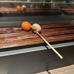 炭焼 TORI8 - ちょうちんと卵管のソーセージ