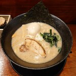 menzukurabushuchinikurintoukyouarakawa - 味玉魚介豚骨ラーメン　1050円