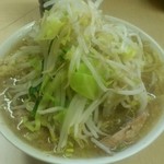 ラーメン二郎 - 小ラーメン(麺少なめ油少なめ)
            ニンニクチョイマシヤサイ