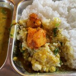 カトマンズキッチン - 混ぜながら食べる