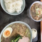 ラーメン永幸 - Bセット　ラーメン、もつ煮、ライス　780円