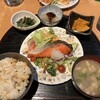 おうちカフェ 樹林 - 紅鮭、あさりご飯、豚汁