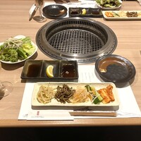 近江うし 焼肉 にくTATSU 青山本店 - 