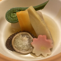 荒井屋 本店 - タコの煮物　桜の風味が素晴らしい