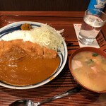 239848090 - 勝カレー(1,300円)