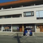 寿司の大将 - ビルの１階テナントです