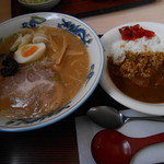 食事処 アカギ - ラーメン（味噌）カレーセット900円