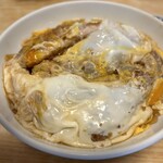 中華・洋食 やよい - カツ丼上のアップ