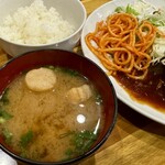 昭和の洋食 弥生 - ごはんとお味噌汁のセット❗️