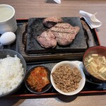 感動の肉と米 - ハラミレギュラー、¥1,000。