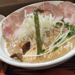 麺69 チキンヒーロー - 鶏極濃らーめん