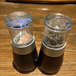 ばんかん亭 - 岩塩と黒胡椒