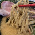 脂醤油組 - 極太縮れ麺