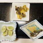 Koshizu - 先付3品　塩茹そら豆　筍と蕨の煮物　煮鮑