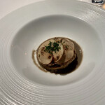 オザミトーキョー - マッシュルームと黒トリュフをフィユテの上に