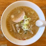 旭川ラーメン 番外地 - 味噌ラーメン 750円 西山製麺道産麺 100円