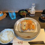 馬酔木 - 串カツとチキンカツの定食