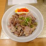 なにわ 麺次郎 - 炙りチャーシュー丼 380円