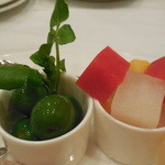 ウーナジョルナータ - オリーブとピクルス