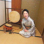 花月 - お部屋前で「ようこそおいで下さいました」ご挨拶