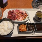 炭火焼肉HONMACHI - 