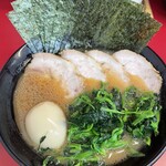 横浜らーめん 大塚家 - チャーシューメン＋味玉＋ほうれん草＋のり