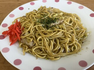 白井やきそば - 肉入り焼きそば中盛390円