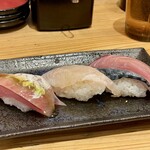 Toyama Sushi - さわらなど、海苔やネギ醤油など味付けも独特