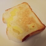 エピック ベーカリー - 料理写真:チーズ食パン