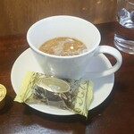 キッチン ブルー グローブ - ミルクを入れます