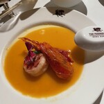 SPRING MOON - “シチリア産赤海老と卵白の蒸し物紹興酒ソース”ここでシチリア産（⁈）。コンセプトは中華風茶碗蒸しでしょうか。海老はプリプリ感あっていいんですが紹興酒の風味が…感じられませんでした。