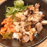 金久右衛門  - 豚丼、小