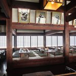 ほうとう不動 - 店内のテーブル席の風景です