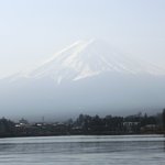 ほうとう不動 - 逆光で撮影した富士山