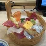 Kaisen Sushi Kaikatei - ごっそり海鮮丼