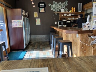 潮風ブルースタンド - Woodyな店内