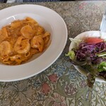 ピアノピアーノ - 海老のトマトクリームパスタ